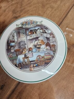 Vintage Foxwood Tales Collectible Dish With Lid